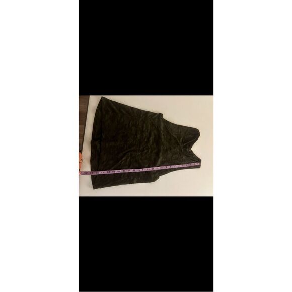 Lululemon Army Green Camo Racer Back Swoop Tank Top Size 4 Athleisure Yoga - Picture 11 of 11